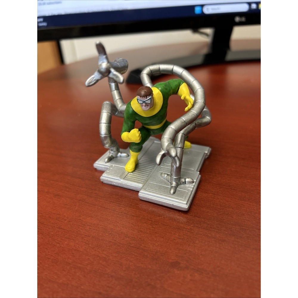 "DOCTOR OCTOPUS" Disney, Marvel & Subs PVC Figurine (2011) All Tentacles 4"